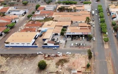 Imóvel Comercial na Avenida Três Lagoas - 3