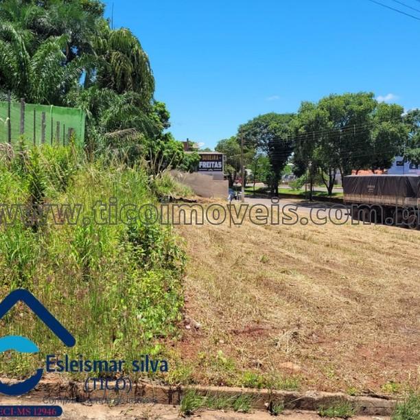 Terreno Av. Durval Rodrigues Lopes, esquina com a R. Duque de Caxias - terreno à venda em Paranaíba - MS
