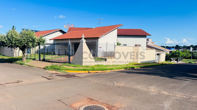 Casa Benedito Rodrigues da Silva. Jardim Santa Mônica - casa à venda em Paranaíba - MS