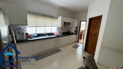 Casa R. Heliodoro Rodrigues de Freitas. Próximo ao SINTED - 5