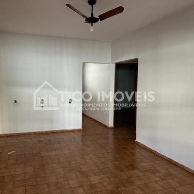 Casa: Rua Augusto Correia da Costa Júnior - 4
