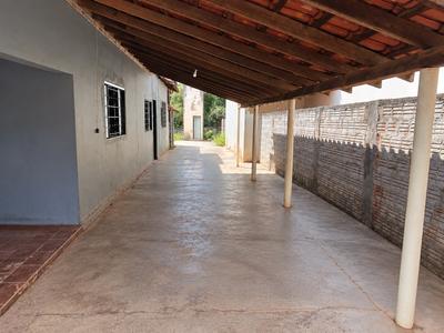 Rua Bruno Mariano de Faria, em frente ao Rotary - 13